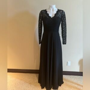 New black lace, chiffon, Maxi evening dress long sleeve small size 6